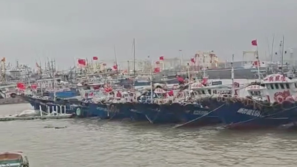 台风三度叩城③｜“身家都在船上”，周边渔民接连遭受损失，盼望风停出海